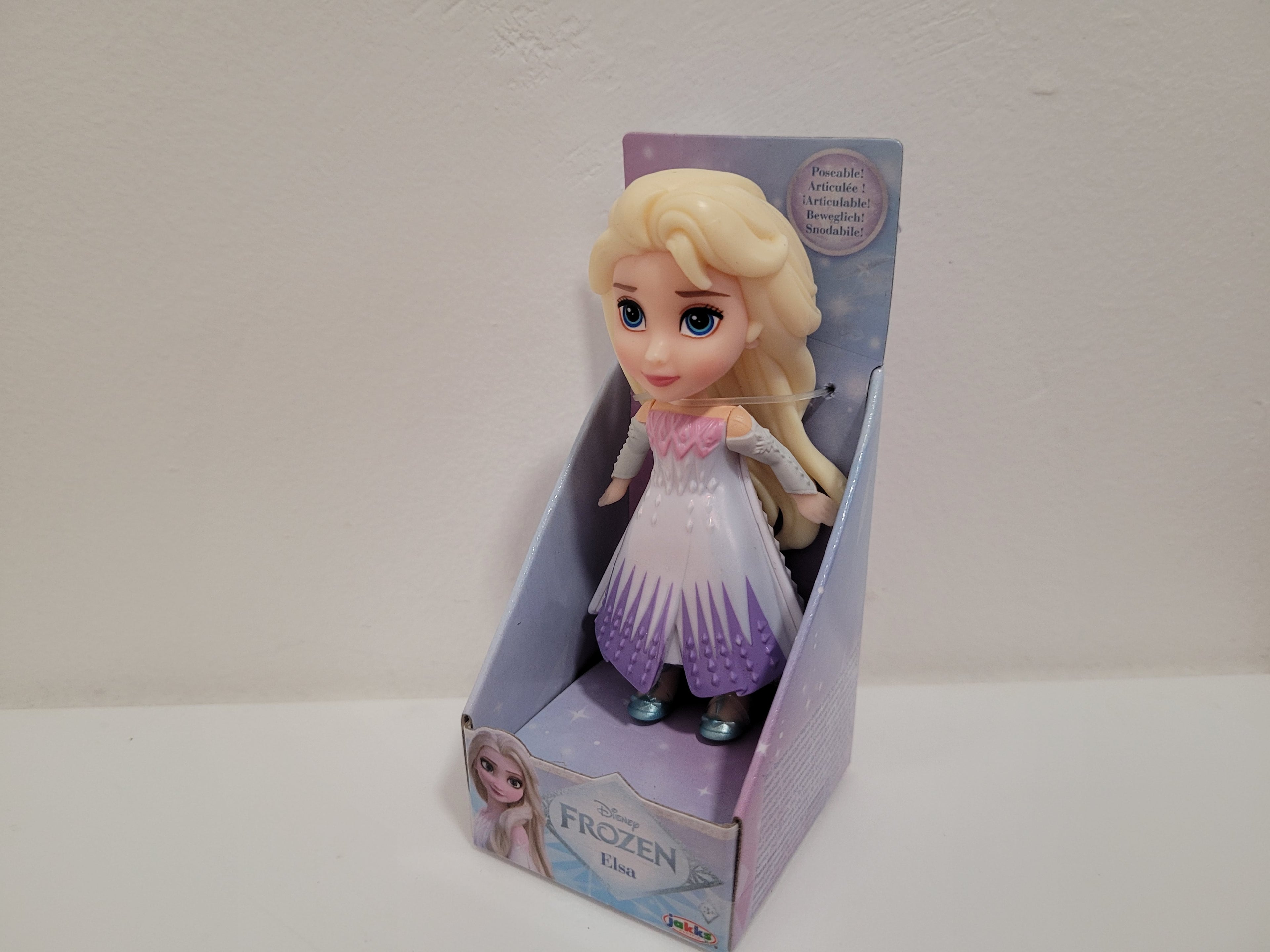 Petite Princesse Disney - La reine des neige - Elsa robe blanche et violette