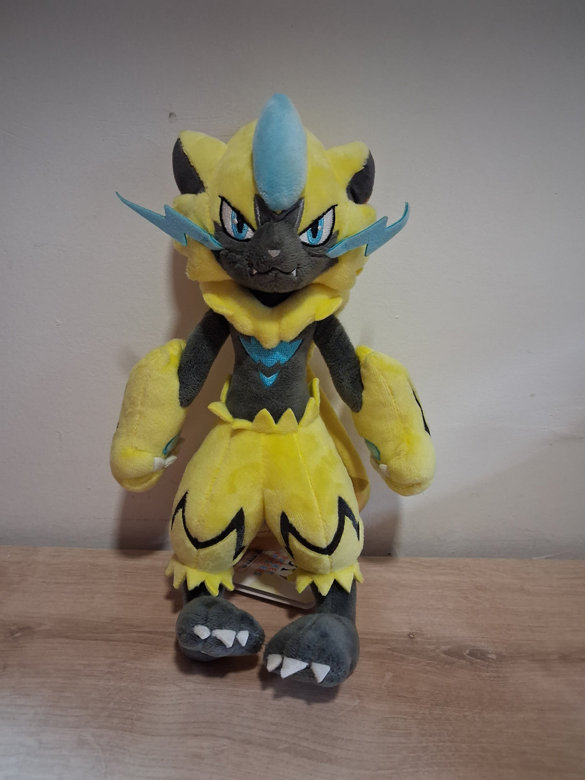 Peluche Pokemon - Moyen format 🔵 - Zeraora