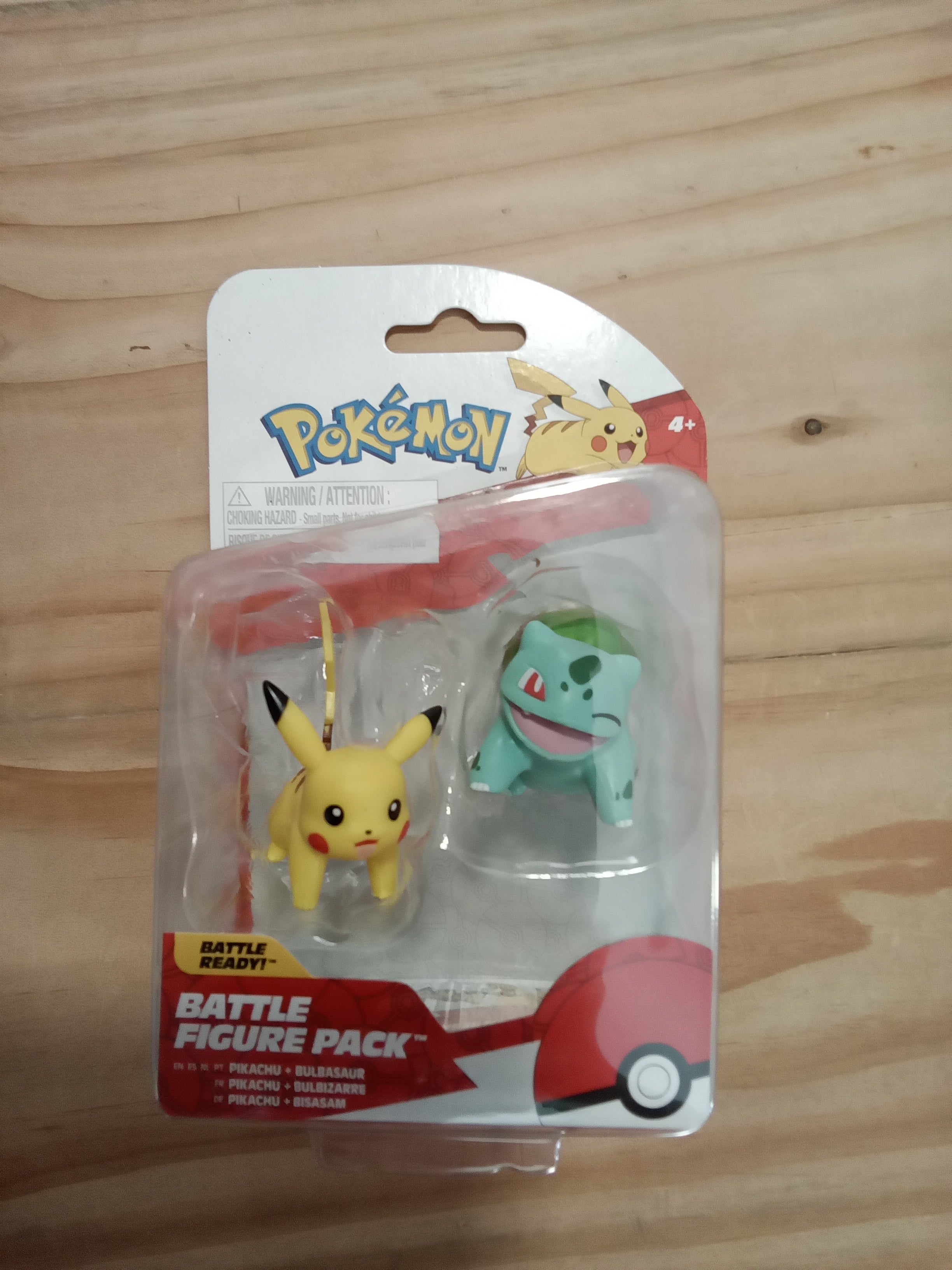 Set figurines de combat Pikachu et Bulbizarre
