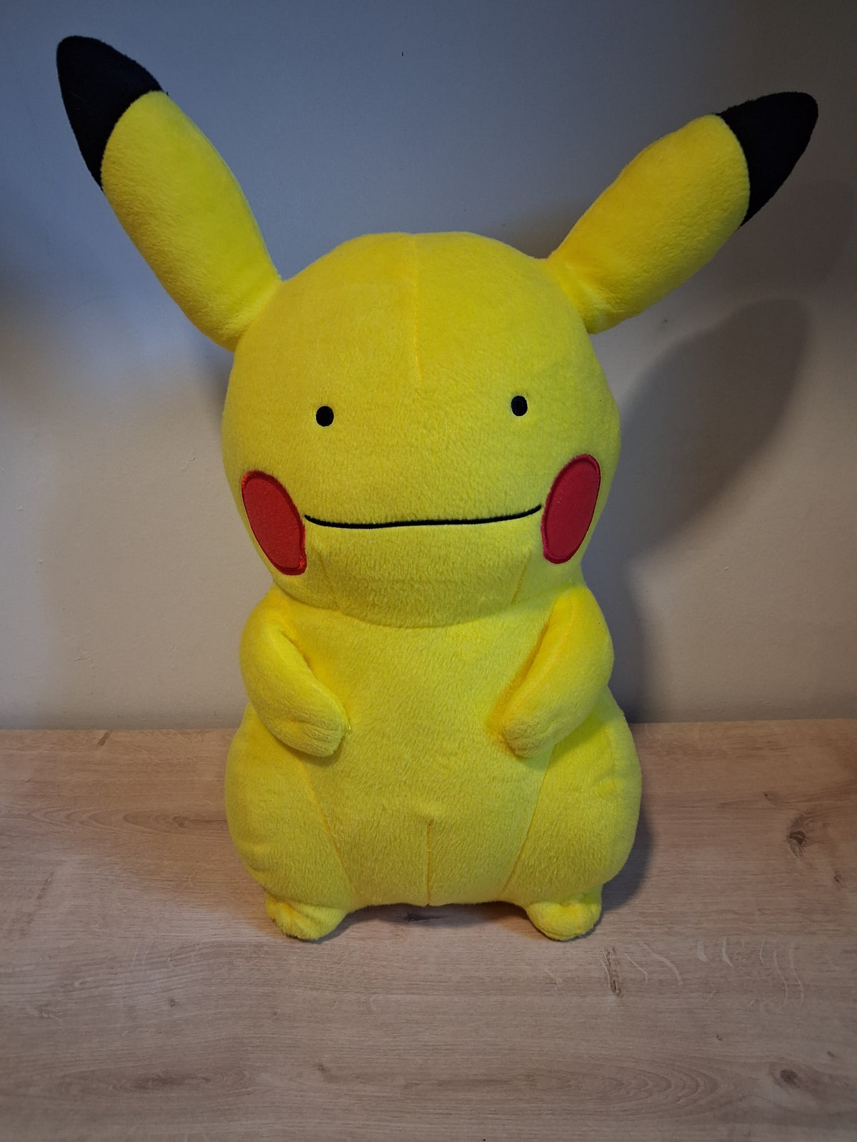 Peluche Pokemon - Maxi format 🔴 - Métamorph transformé en Pikachu