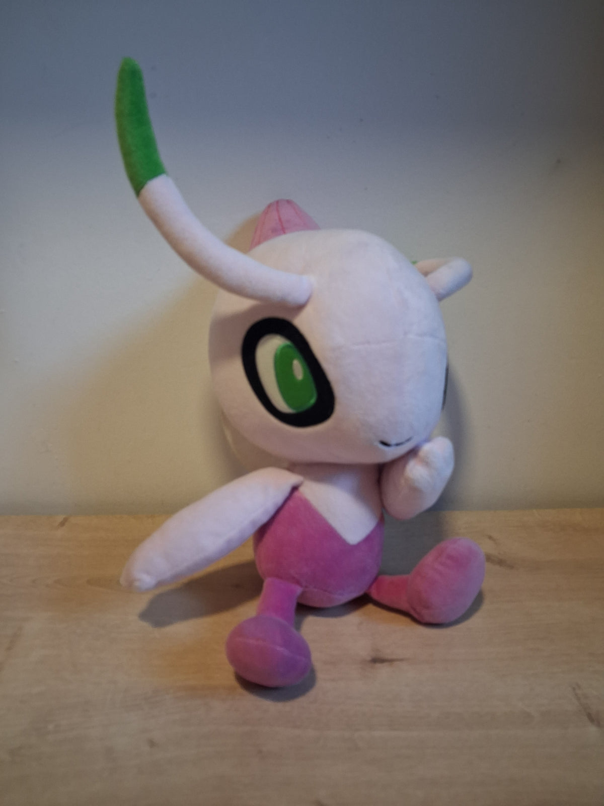 Peluche Pokemon - Grand format 🟠 - Célébi chromatique